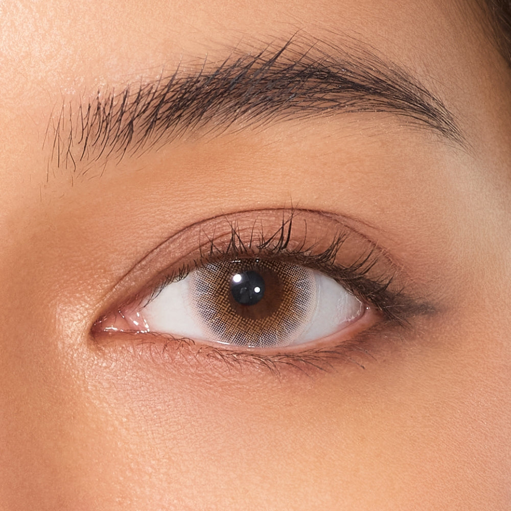 perfect-hue-blanc-gray-closeup-eye.jpg
