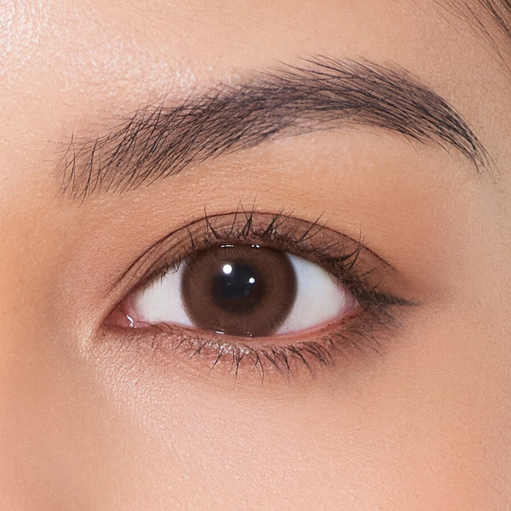 viskon-honeybrown-closeup-eye.jpg
